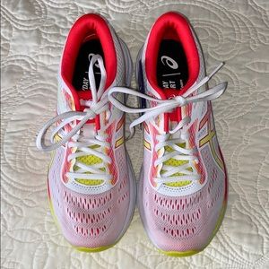 NEW - ASICS Gel Excite 6 - size 8